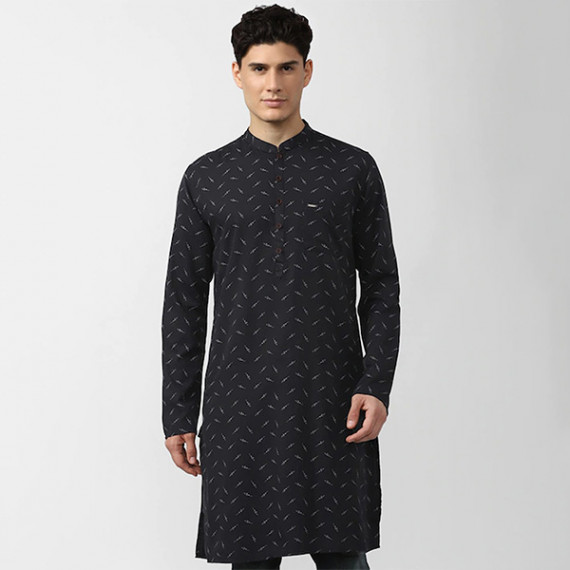 https://goldensgrove.in/products/men-black-geometric-printed-kurta-1