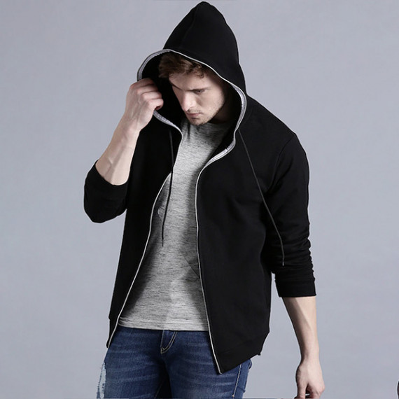 https://goldensgrove.in/products/men-black-solid-hooded-sweatshirt