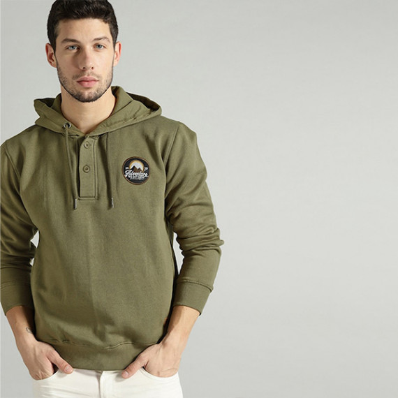https://goldensgrove.in/products/the-lifestyle-co-men-olive-green-solid-hooded-sweatshirt