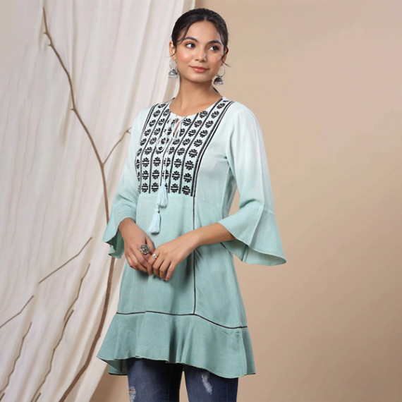 https://goldensgrove.in/products/women-green-tunics