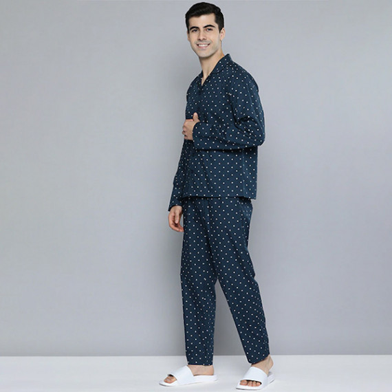 https://goldensgrove.in/products/men-navy-blue-white-printed-pure-cotton-night-suit