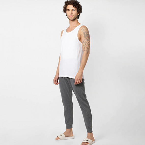 https://goldensgrove.in/products/men-pack-of-2-white-solid-innerwear-vests