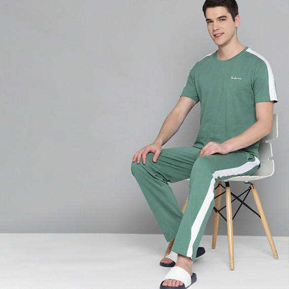 https://goldensgrove.in/products/men-green-white-side-stripes-pure-cotton-pyjama-set