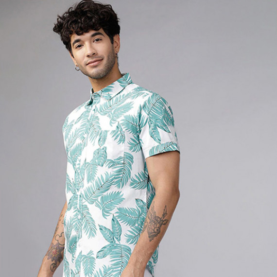 https://goldensgrove.in/products/men-green-white-slim-fit-printed-casual-shirt
