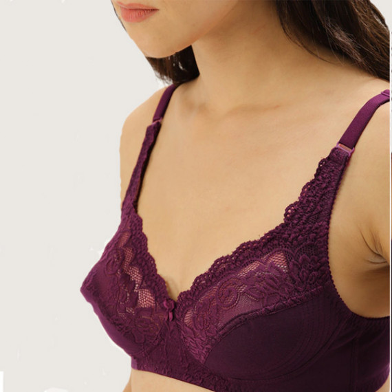 https://goldensgrove.in/products/burgundy-lace-non-wired-non-padded-everyday-bra-db-bf-005c
